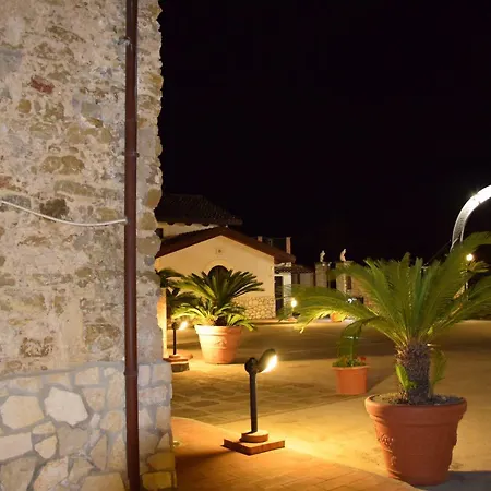 Tenuta Ferrara Hotel *